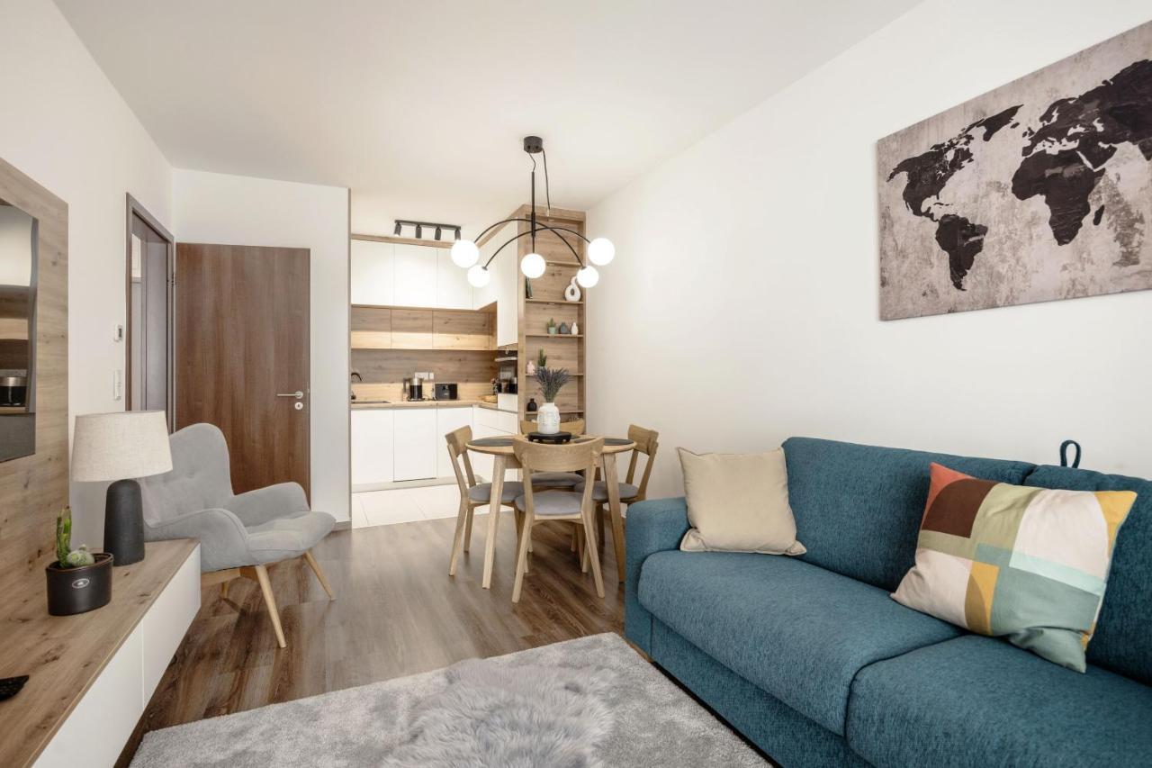 Walnut Tree Apartment Будапеща Екстериор снимка