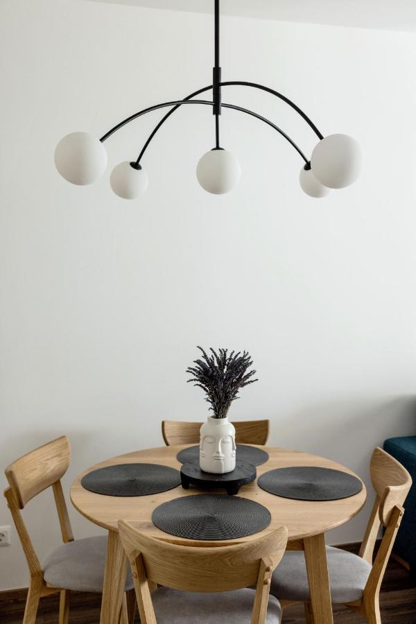 Walnut Tree Apartment Будапеща Екстериор снимка